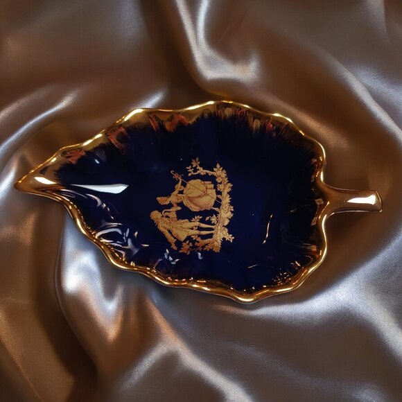 Vintage Limoges Porcelain Made in France Two Piece Trinket Vanity Set - Picture 6 of 15